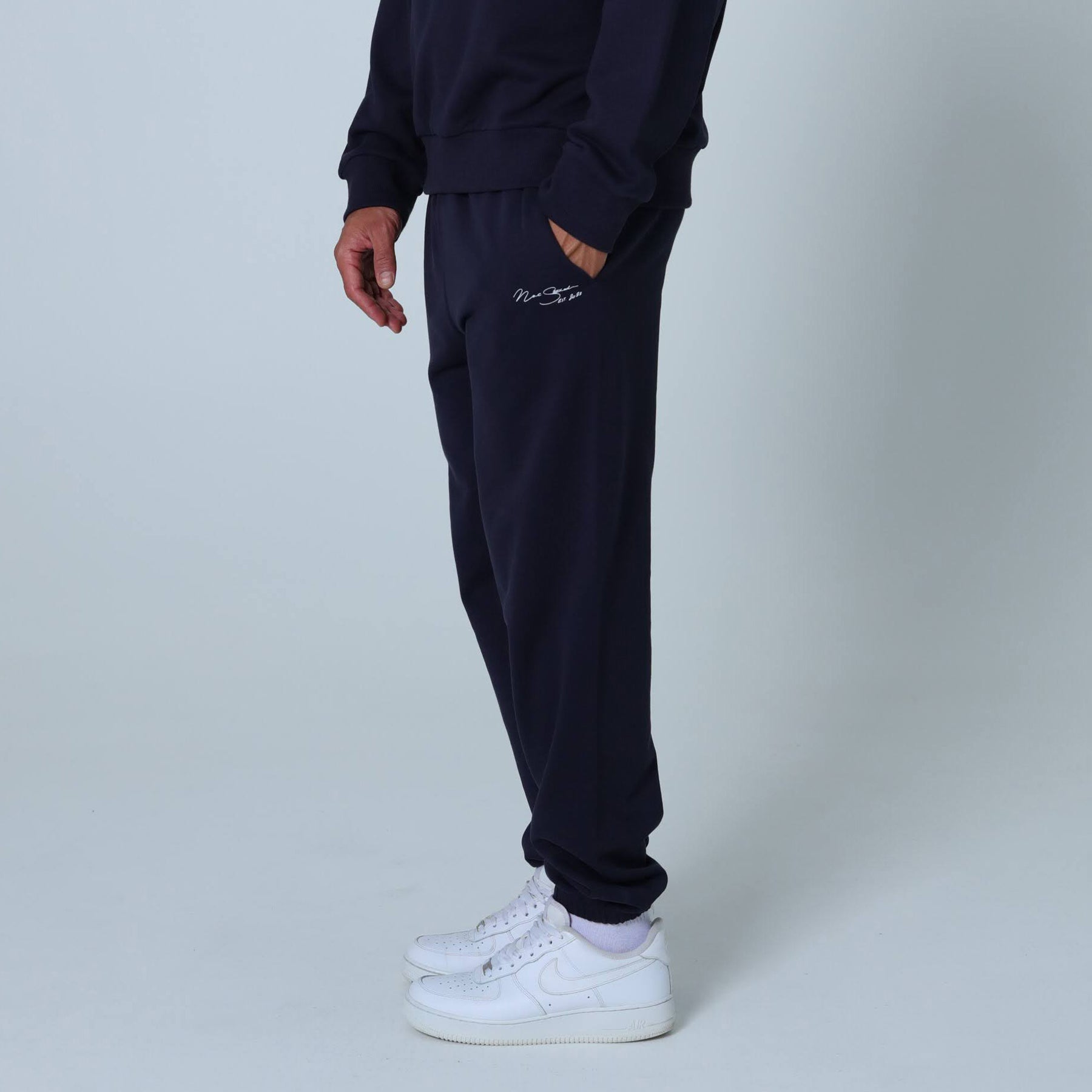 Non cuffed 2024 joggers